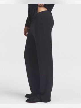 NWT SKIMS Black Wide-Leg Lounge Pants size medium color onyx